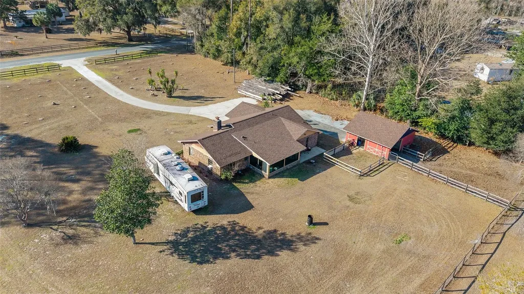 825 NE 165th Street Citra FL 32113