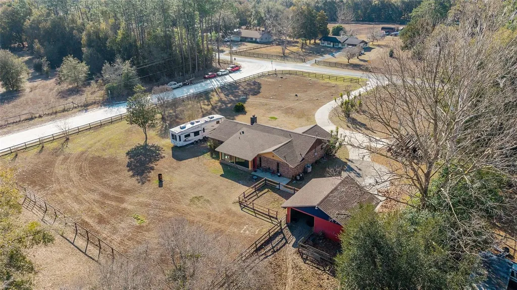825 NE 165th Street Citra FL 32113