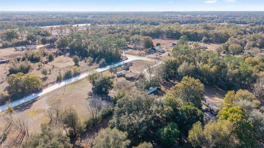 825 NE 165th Street Citra FL 32113