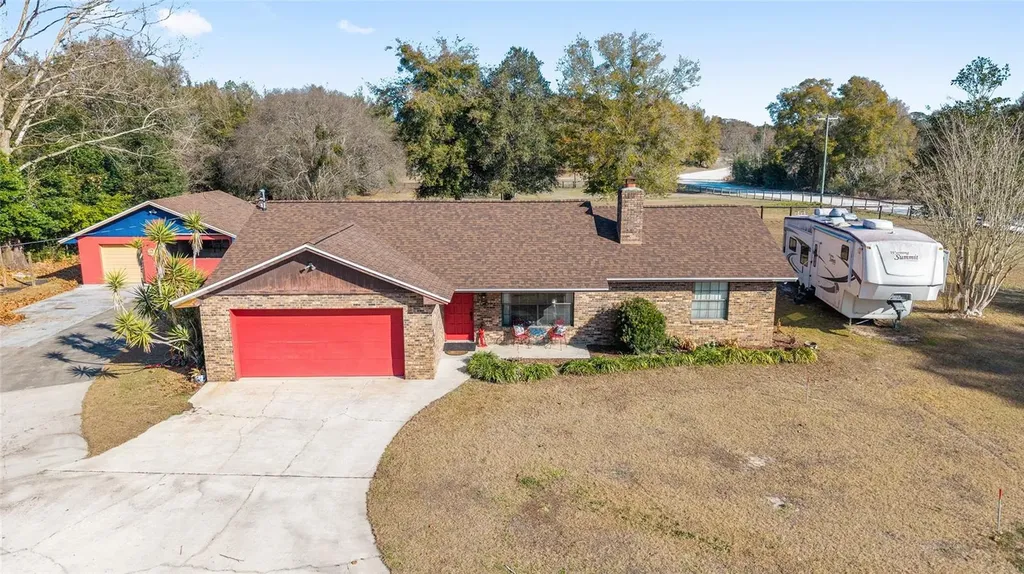 825 NE 165th Street Citra FL 32113