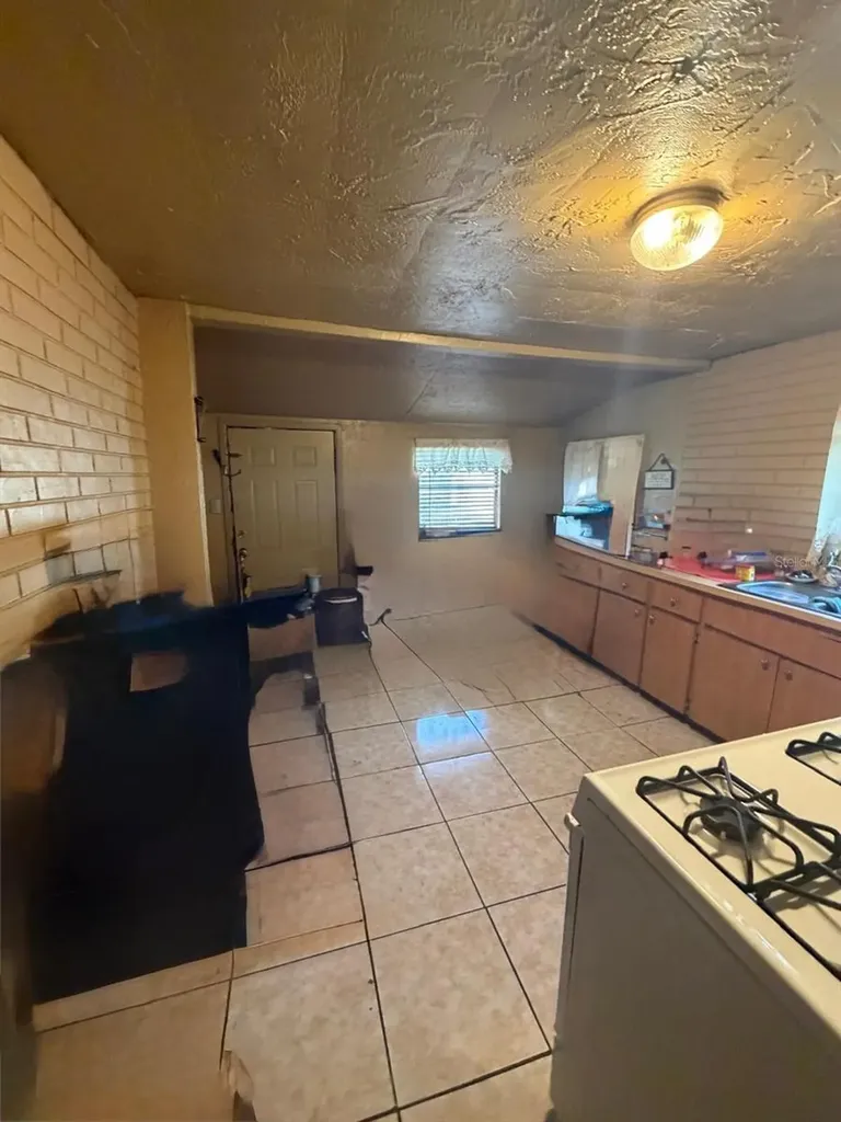 3908 E Genesee Street Tampa FL 33610