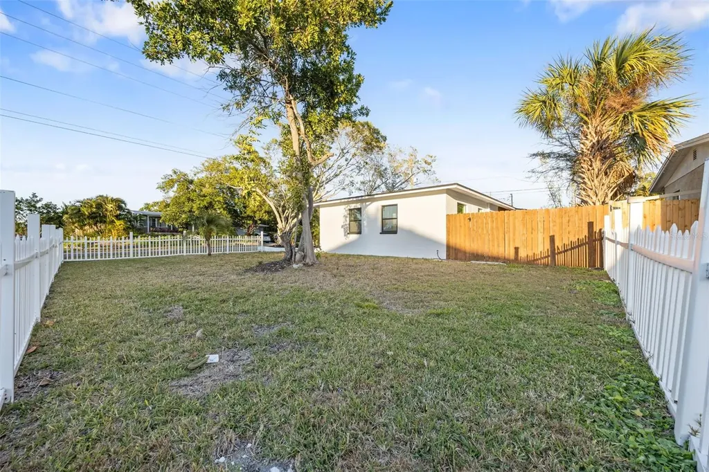 1600 Connecticut Avenue NE St Petersburg FL 33703