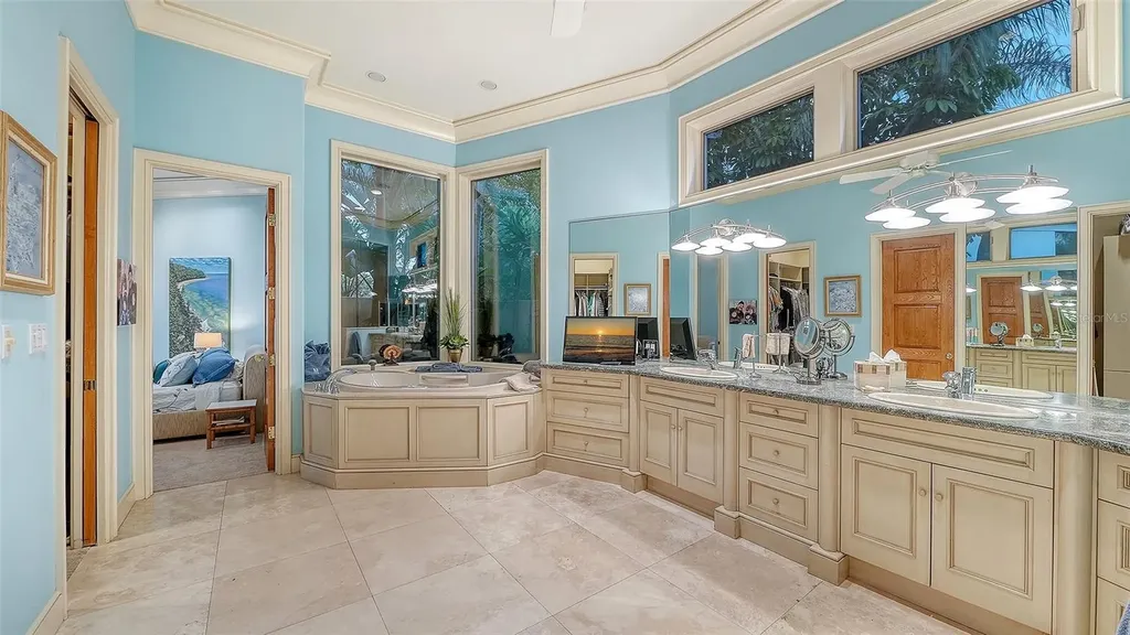 316 W Royal Flamingo Drive Sarasota FL 34236