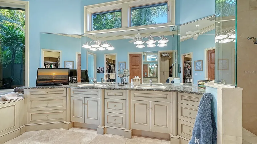 316 W Royal Flamingo Drive Sarasota FL 34236