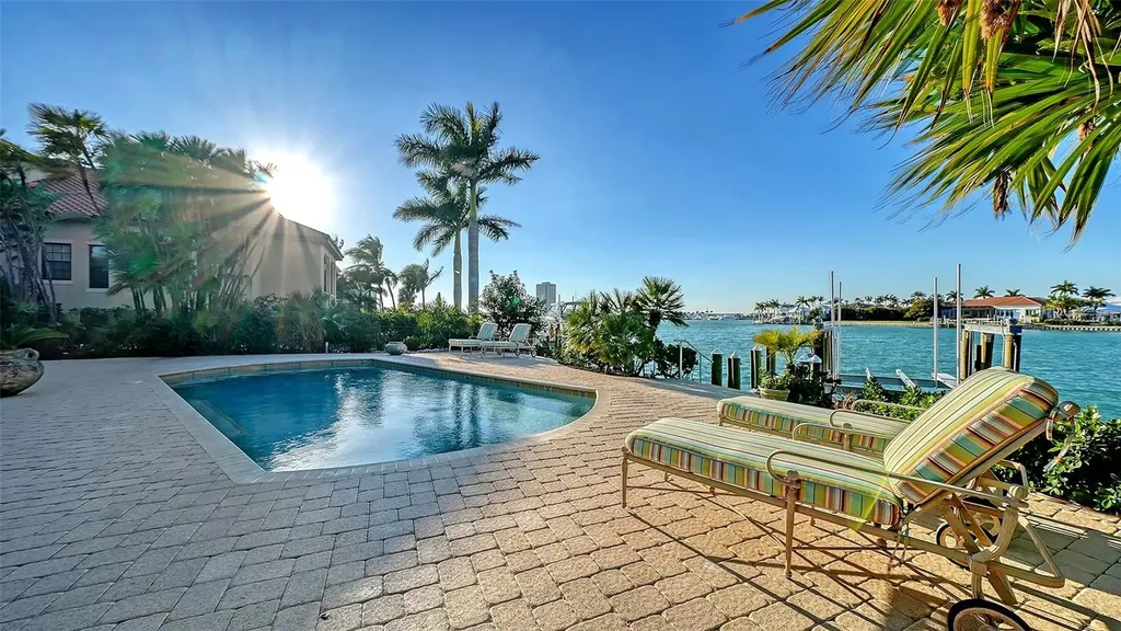 316 W Royal Flamingo Drive Sarasota FL 34236