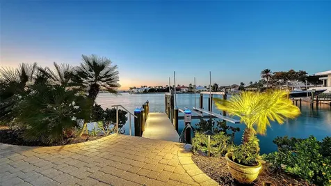 316 W Royal Flamingo Drive Sarasota FL 34236