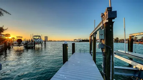 316 W Royal Flamingo Drive Sarasota FL 34236