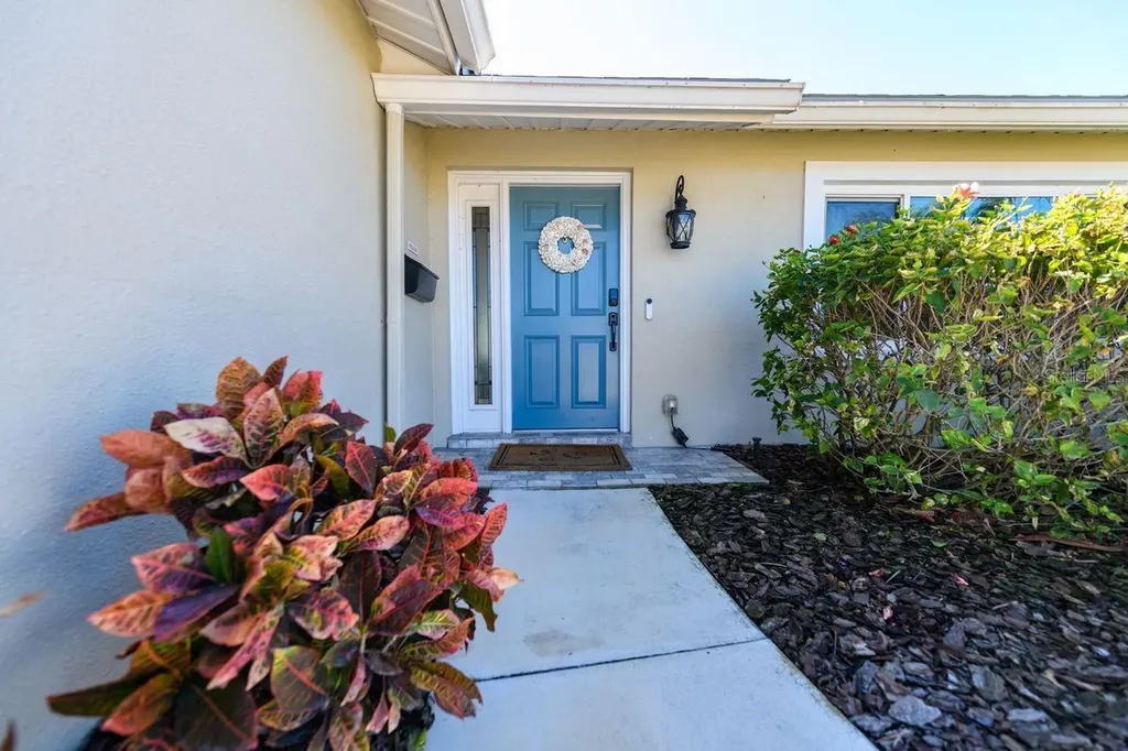 1472 47th Avenue NE St Petersburg FL 33703