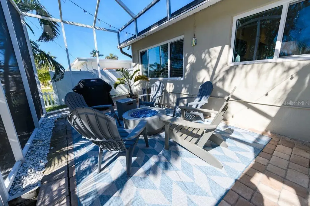 1472 47th Avenue NE St Petersburg FL 33703