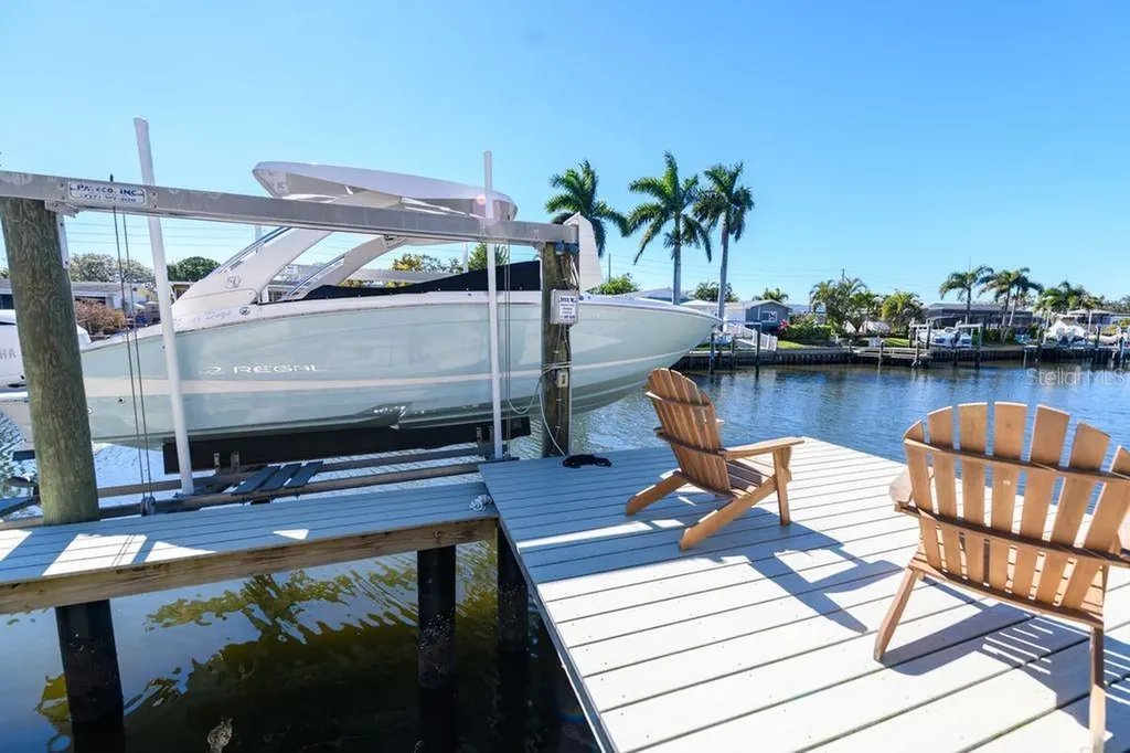 1472 47th Avenue NE St Petersburg FL 33703
