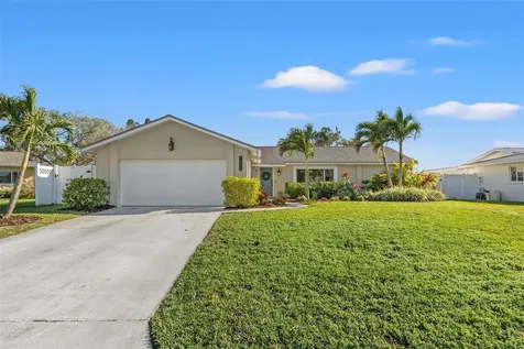 1472 47th Avenue NE St Petersburg FL 33703