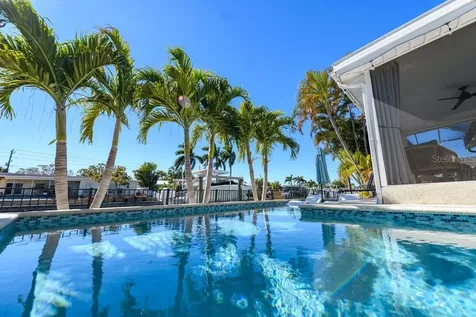 1472 47th Avenue NE St Petersburg FL 33703