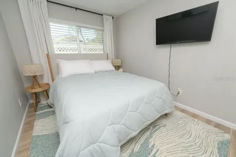 1472 47th Avenue NE St Petersburg FL 33703