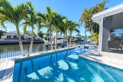 1472 47th Avenue NE St Petersburg FL 33703