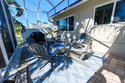 1472 47th Avenue NE St Petersburg FL 33703