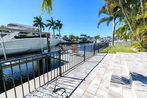 1472 47th Avenue NE St Petersburg FL 33703