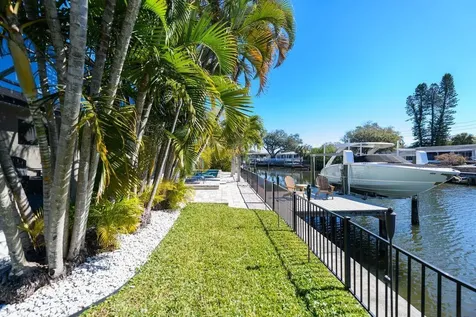 1472 47th Avenue NE St Petersburg FL 33703