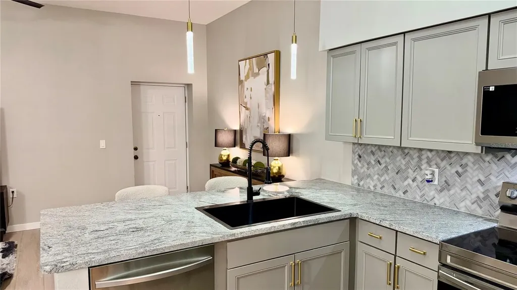 701 Mirror Lake Drive N St Petersburg FL 33701