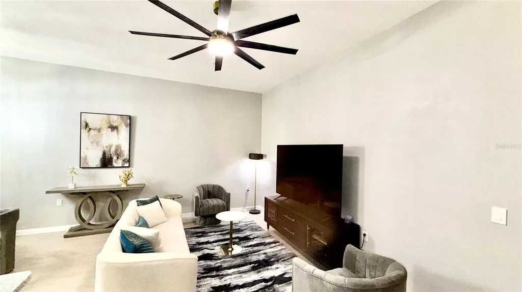 701 Mirror Lake Drive N St Petersburg FL 33701