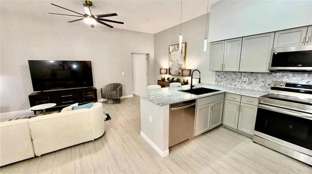 701 Mirror Lake Drive N St Petersburg FL 33701
