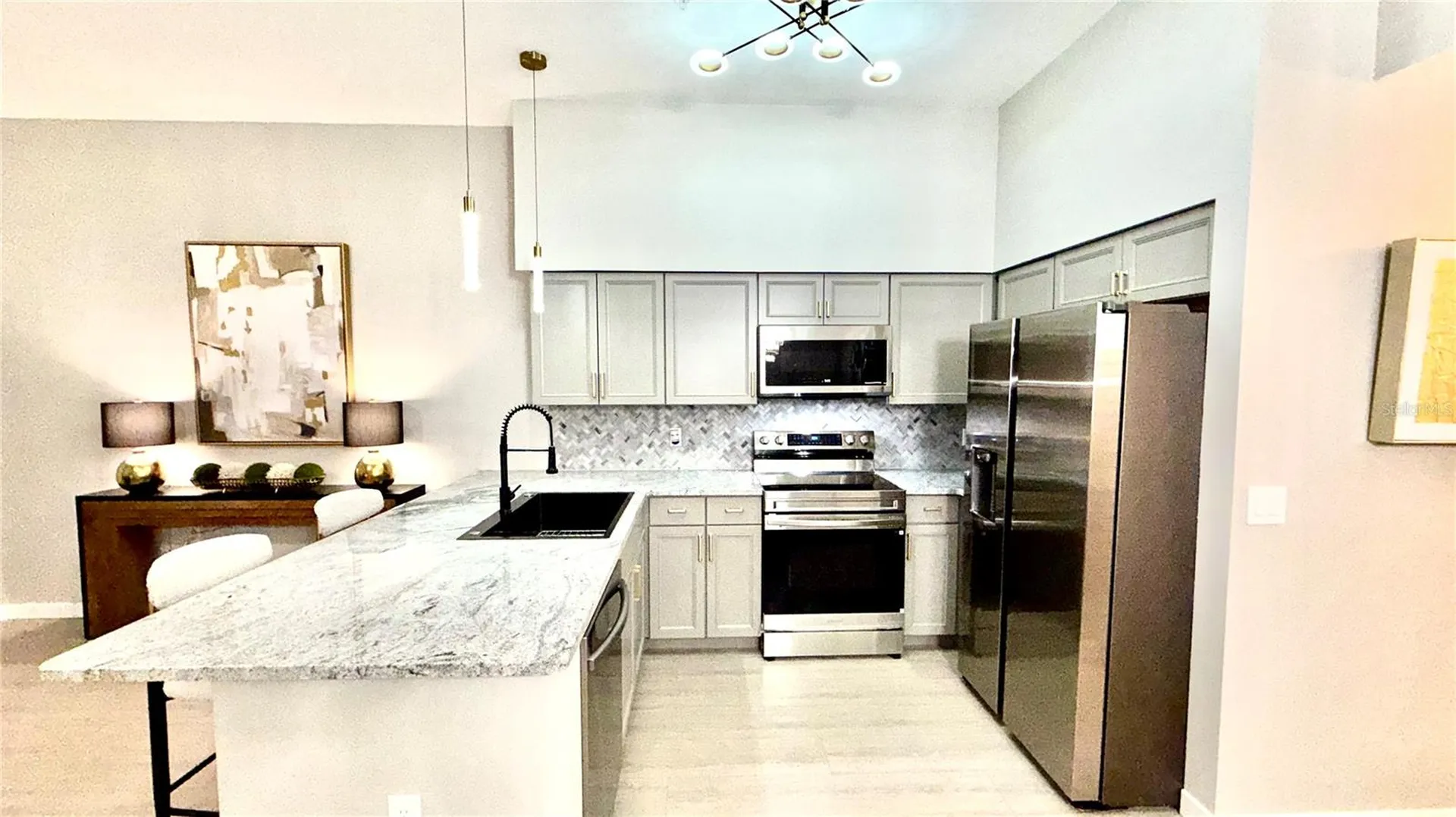 701 Mirror Lake Drive N St Petersburg FL 33701