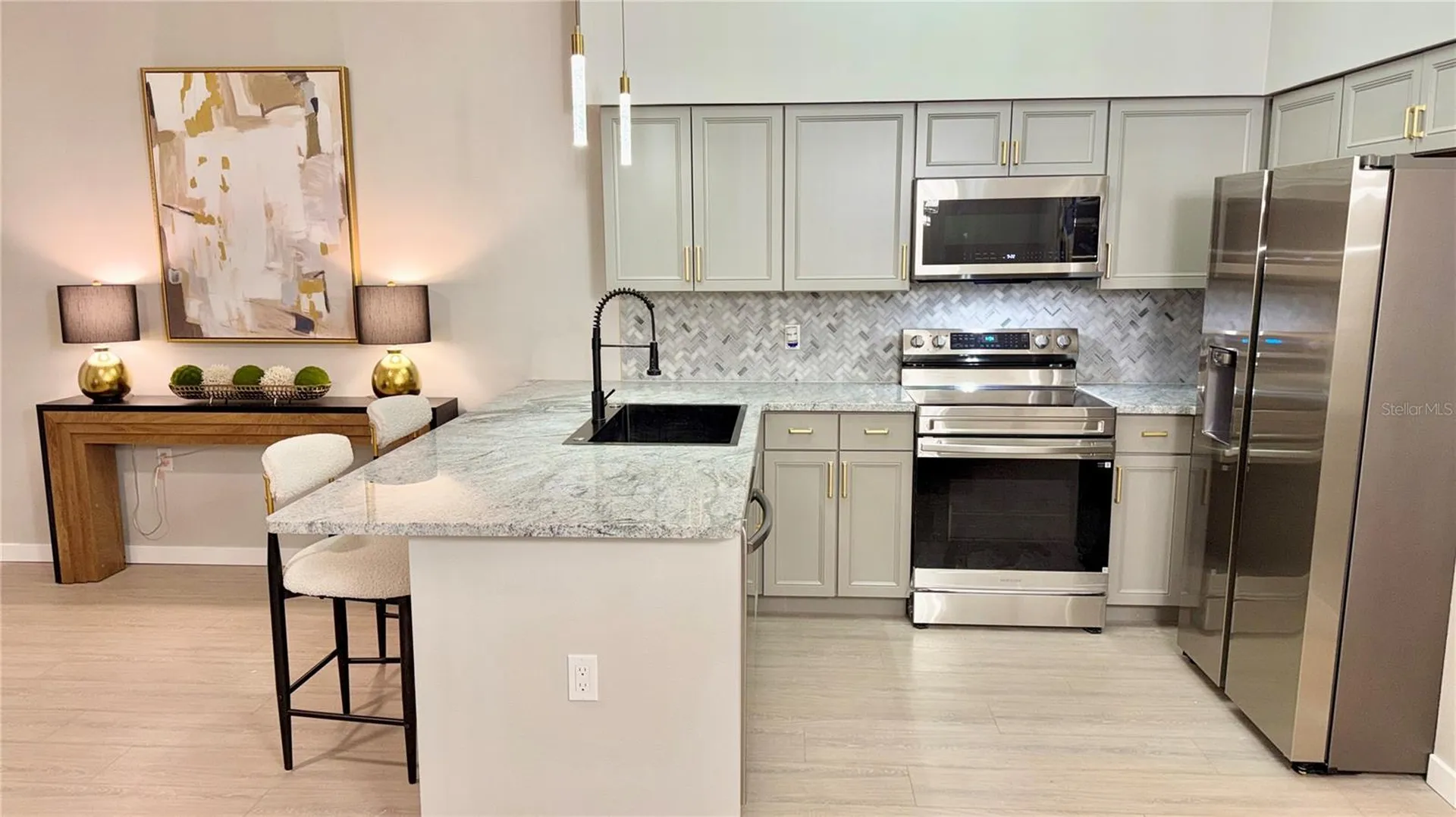 701 Mirror Lake Drive N St Petersburg FL 33701