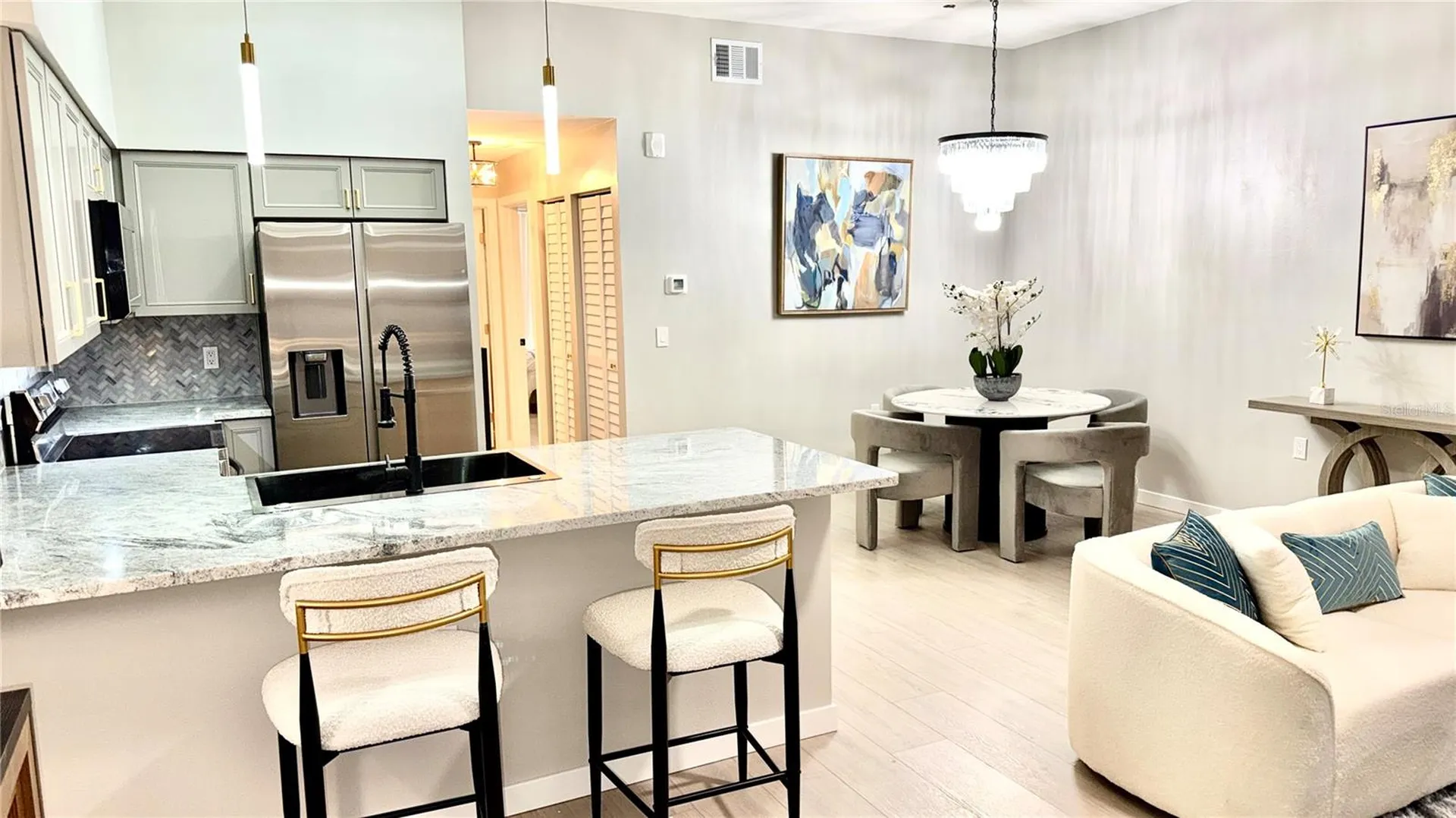 701 Mirror Lake Drive N St Petersburg FL 33701