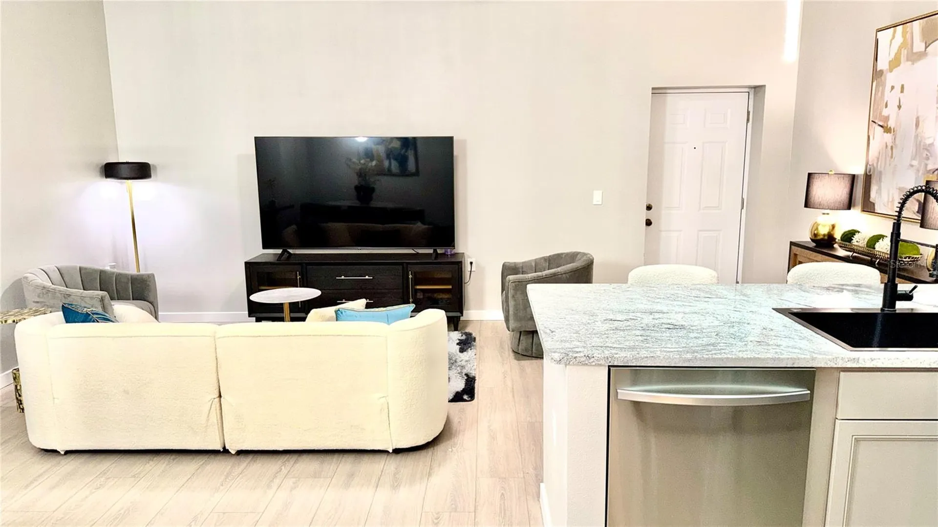 701 Mirror Lake Drive N St Petersburg FL 33701