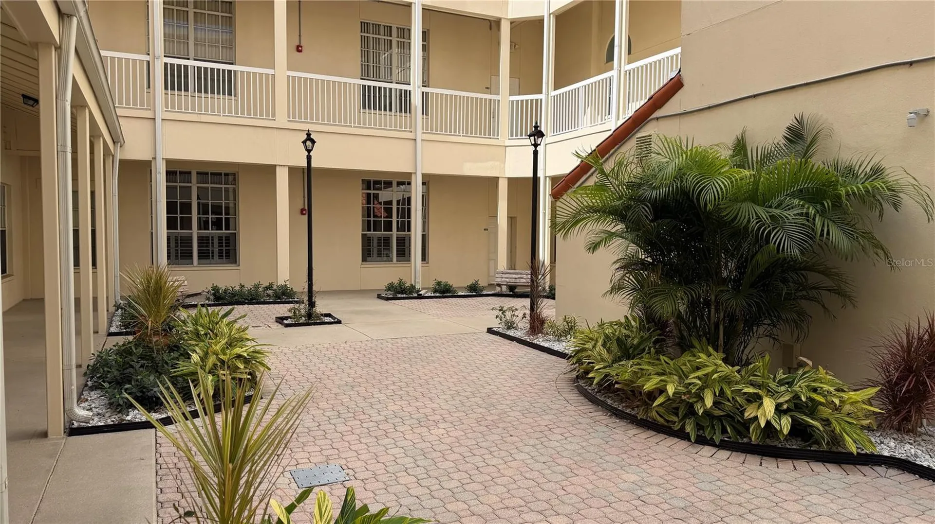 701 Mirror Lake Drive N St Petersburg FL 33701