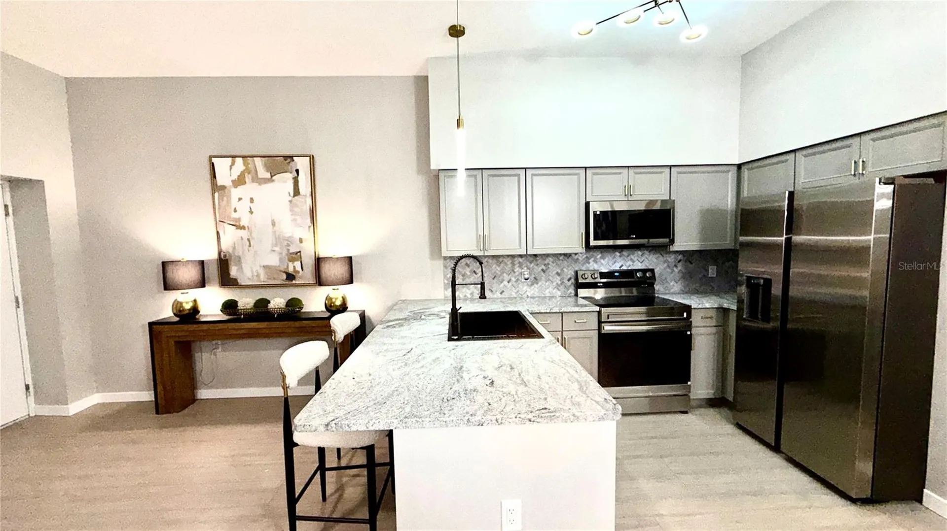 701 Mirror Lake Drive N St Petersburg FL 33701