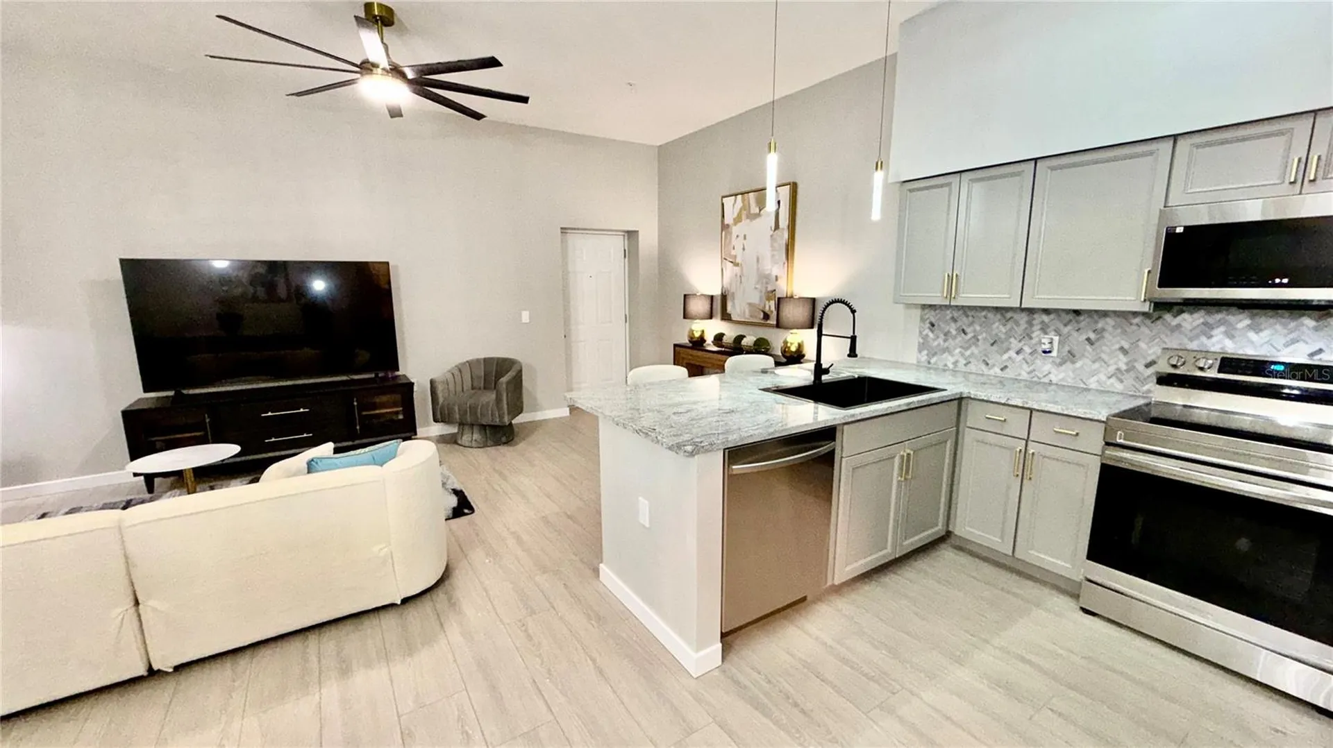701 Mirror Lake Drive N St Petersburg FL 33701