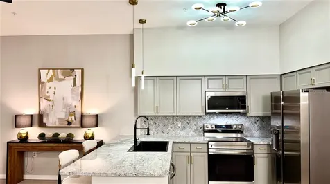 701 Mirror Lake Drive N St Petersburg FL 33701