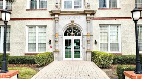 701 Mirror Lake Drive N St Petersburg FL 33701