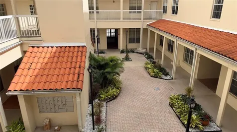 701 Mirror Lake Drive N St Petersburg FL 33701