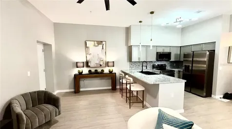 701 Mirror Lake Drive N St Petersburg FL 33701
