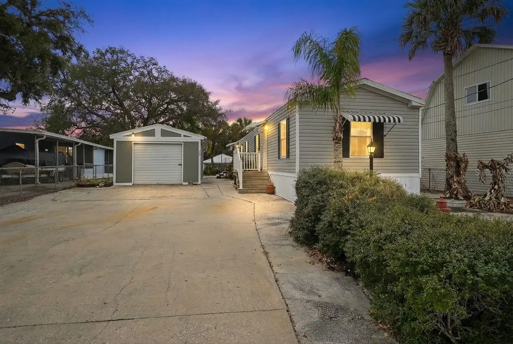153 Gary Avenue Oak Hill FL 32759