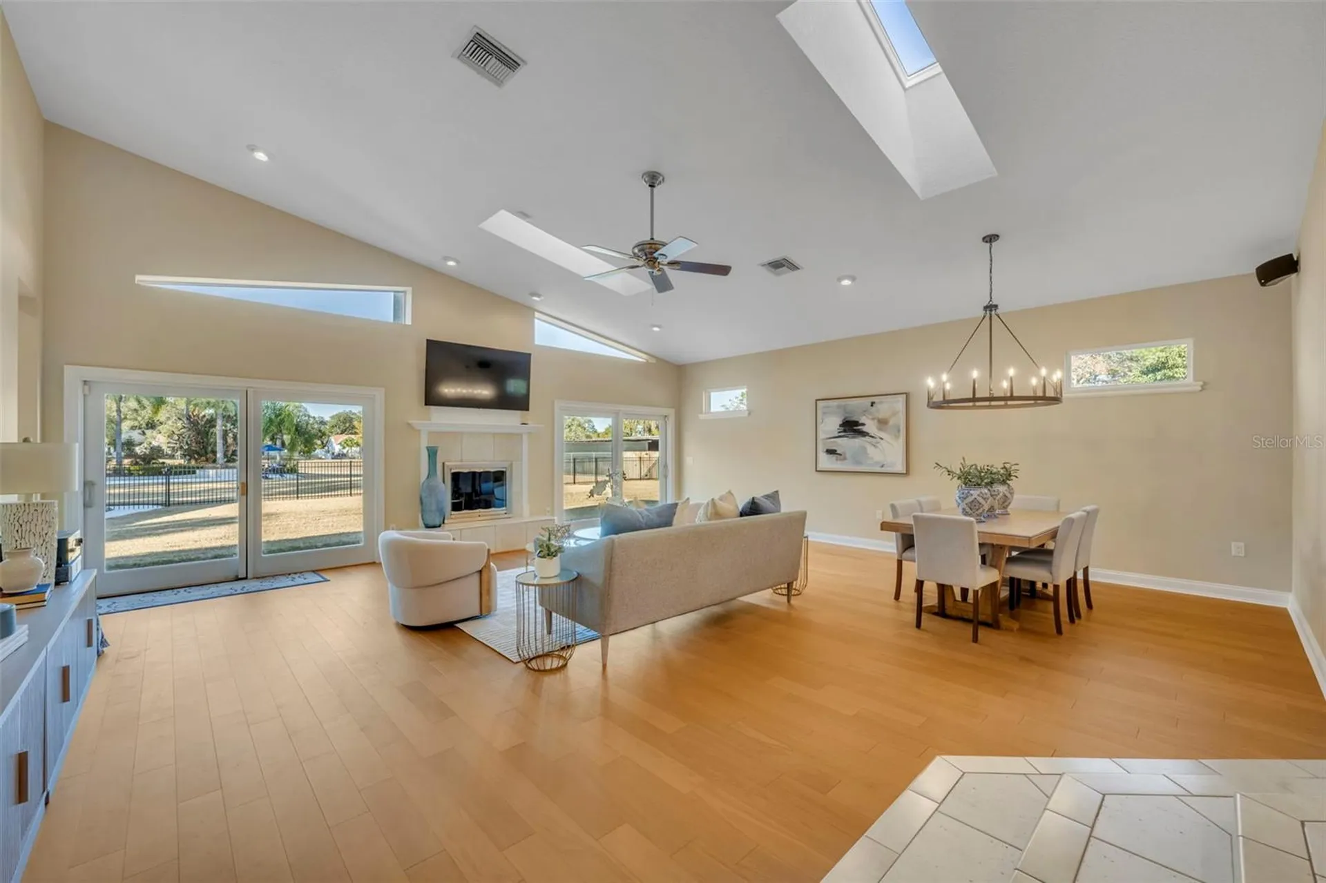 2433 Duquesne Avenue Apopka FL 32712