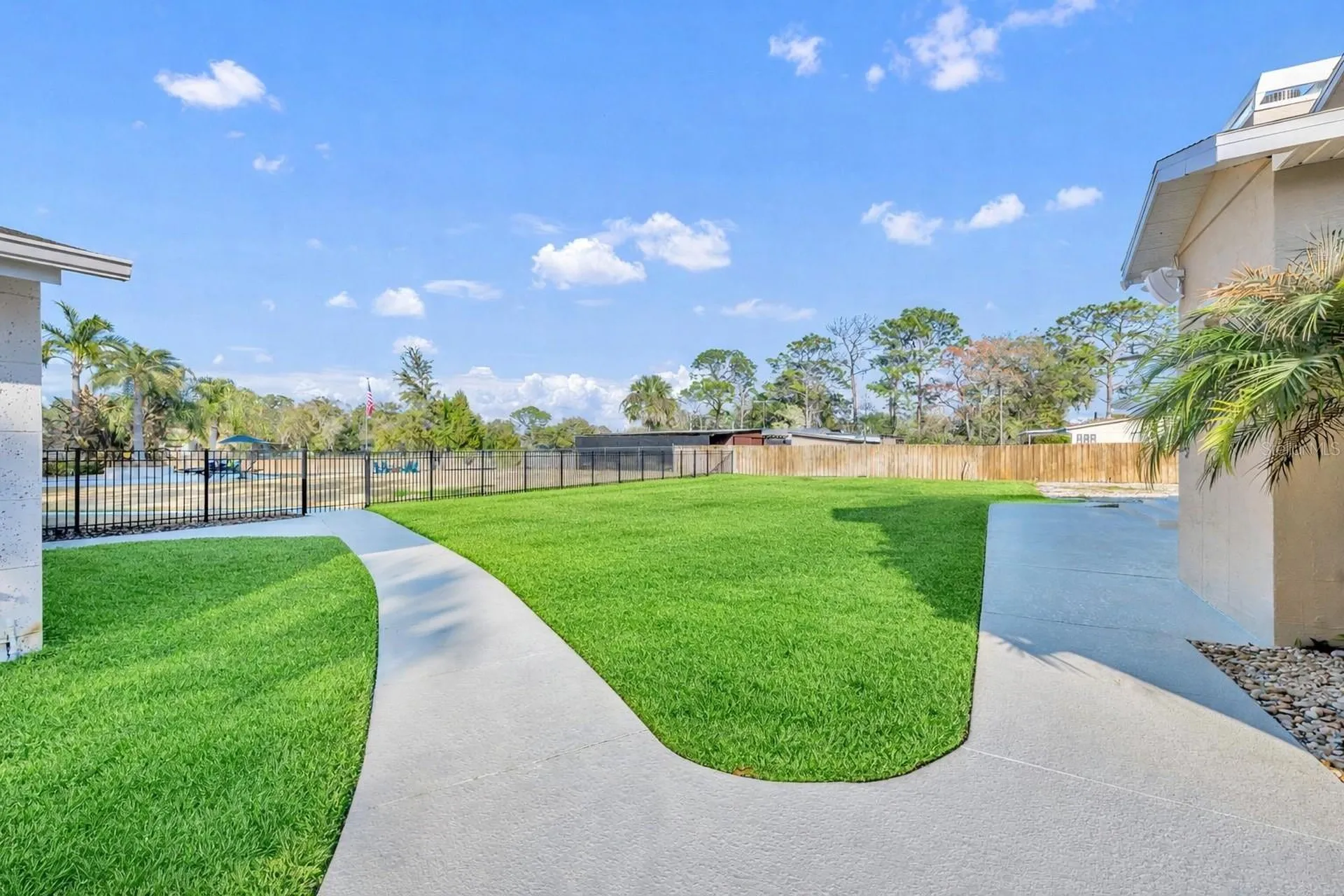 2433 Duquesne Avenue Apopka FL 32712