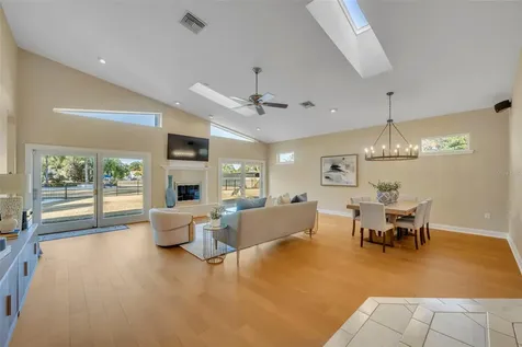 2433 Duquesne Avenue Apopka FL 32712