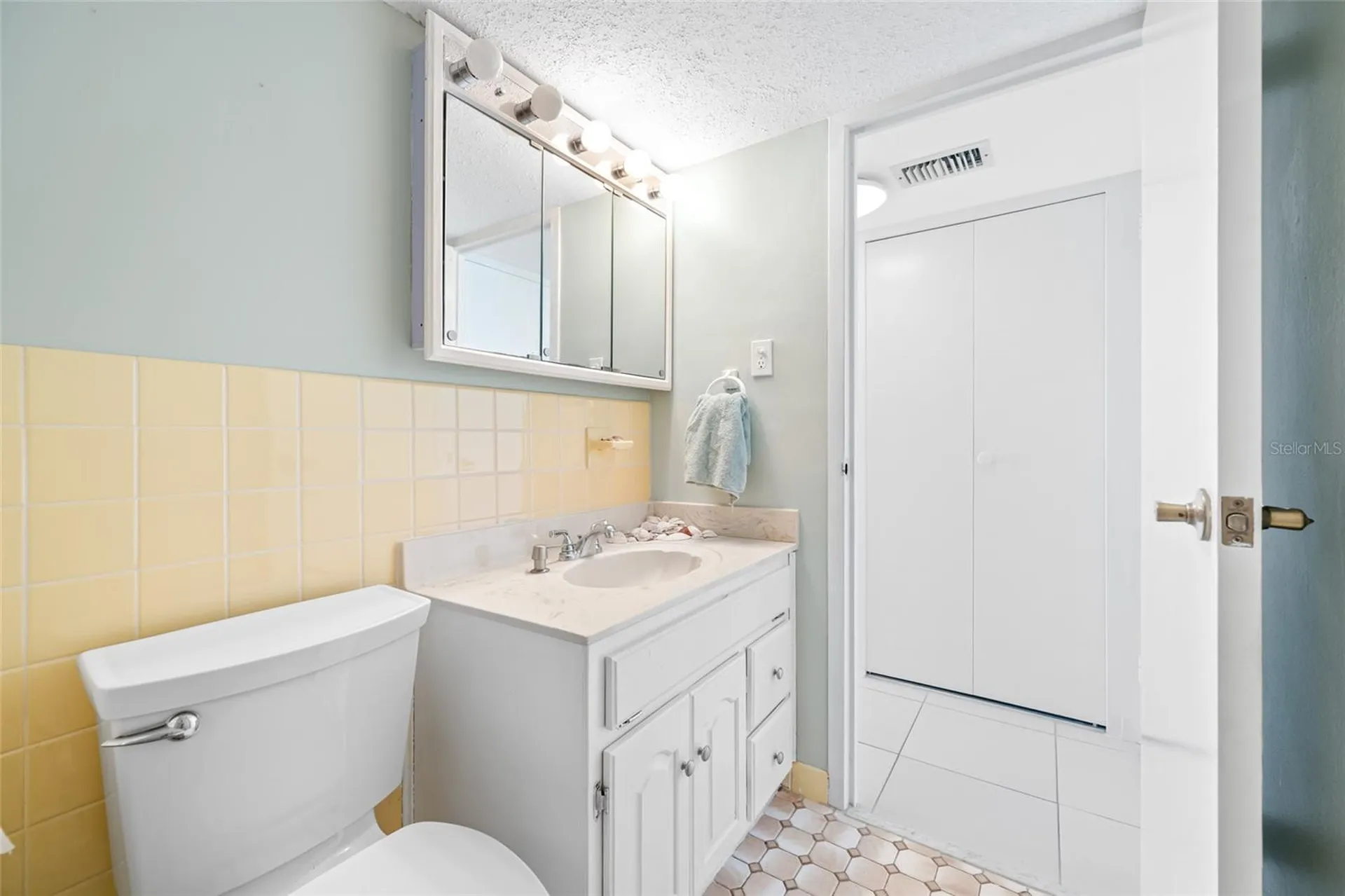 10355 Paradise Boulevard Treasure Island FL 33706