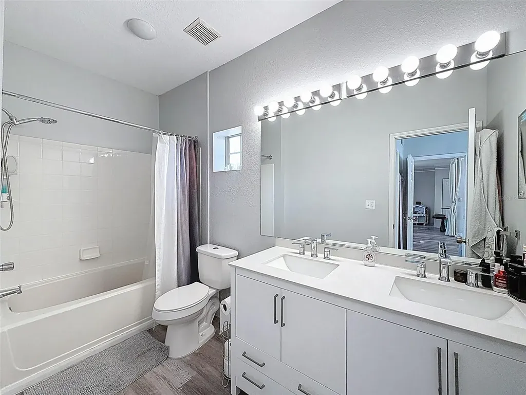 4340 Bayside Village Drive Tampa FL 33615