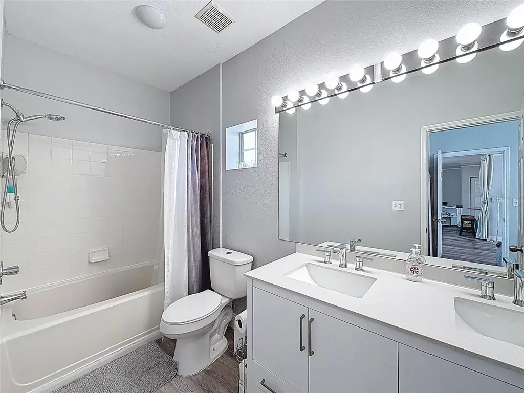 4340 Bayside Village Drive Tampa FL 33615