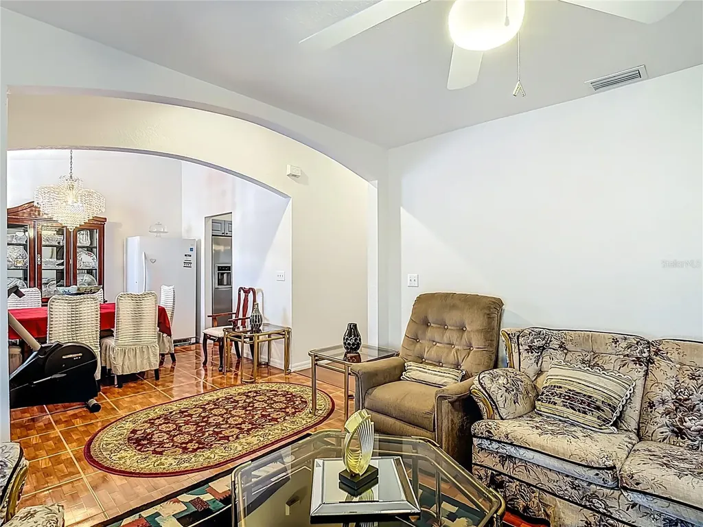 1910 Dolphin Drive Kissimmee FL 34759