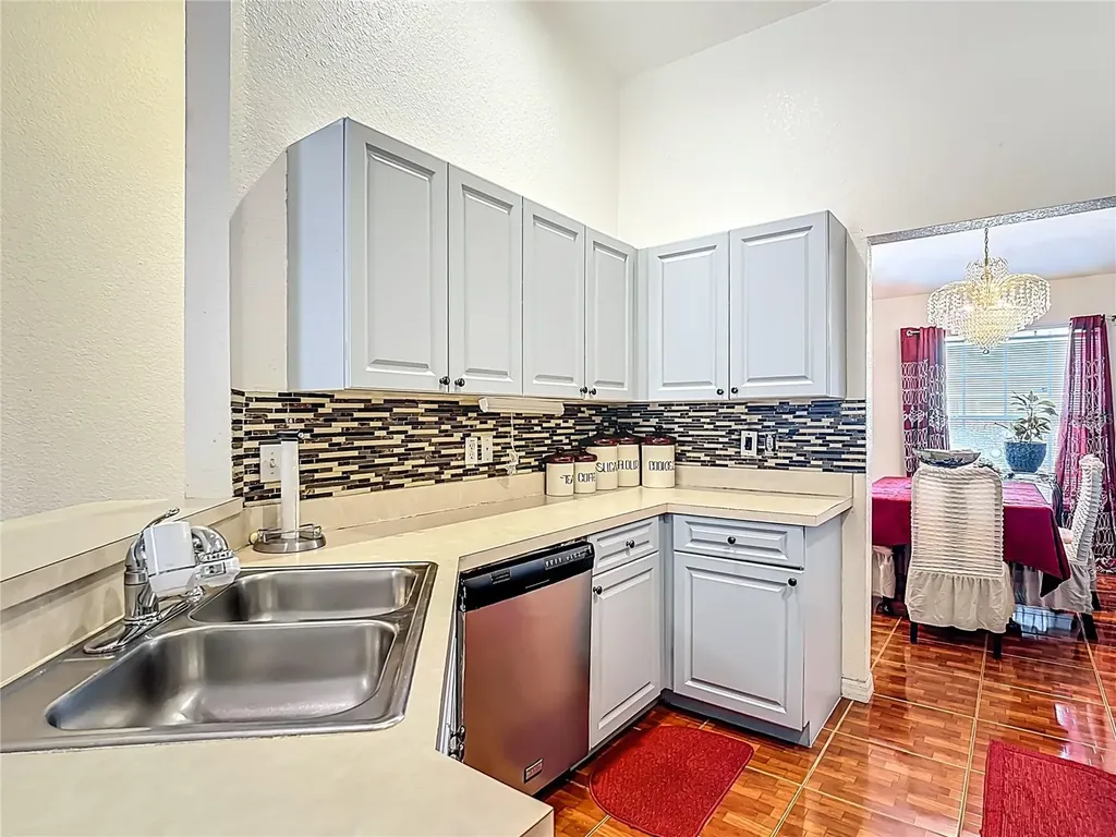 1910 Dolphin Drive Kissimmee FL 34759