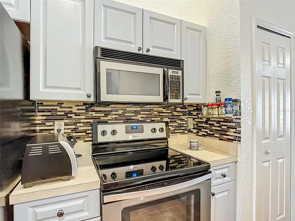 1910 Dolphin Drive Kissimmee FL 34759