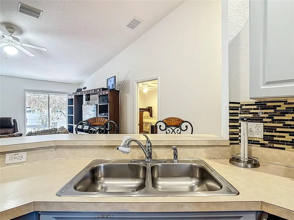 1910 Dolphin Drive Kissimmee FL 34759