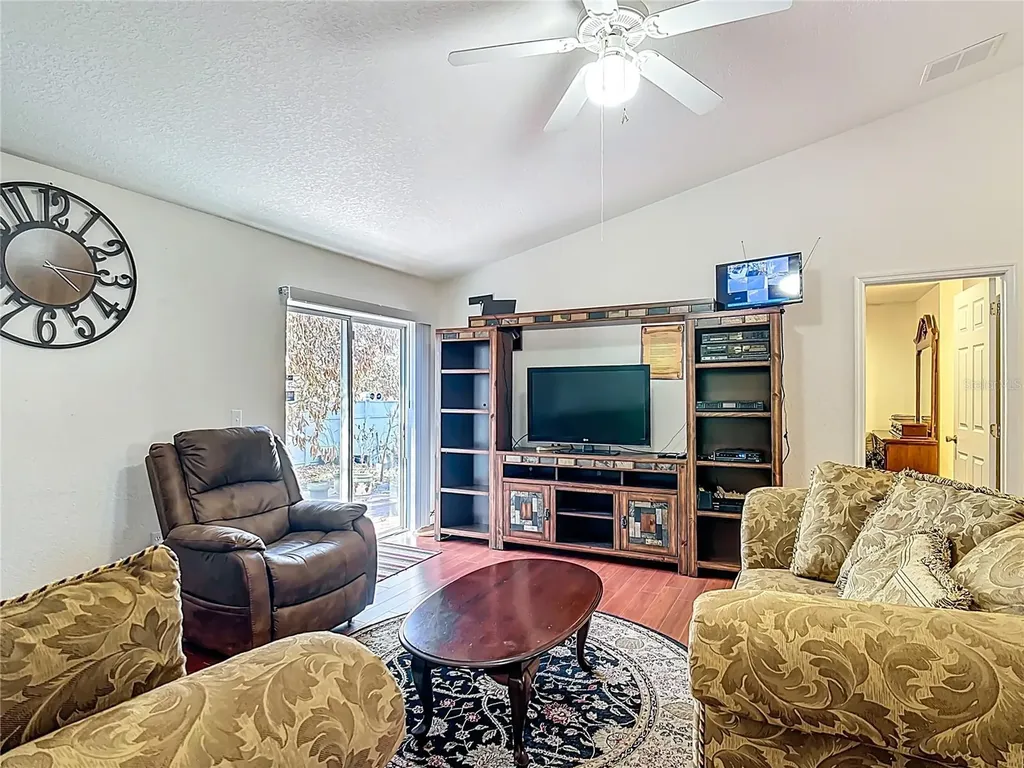 1910 Dolphin Drive Kissimmee FL 34759