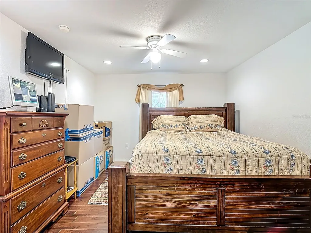 1910 Dolphin Drive Kissimmee FL 34759