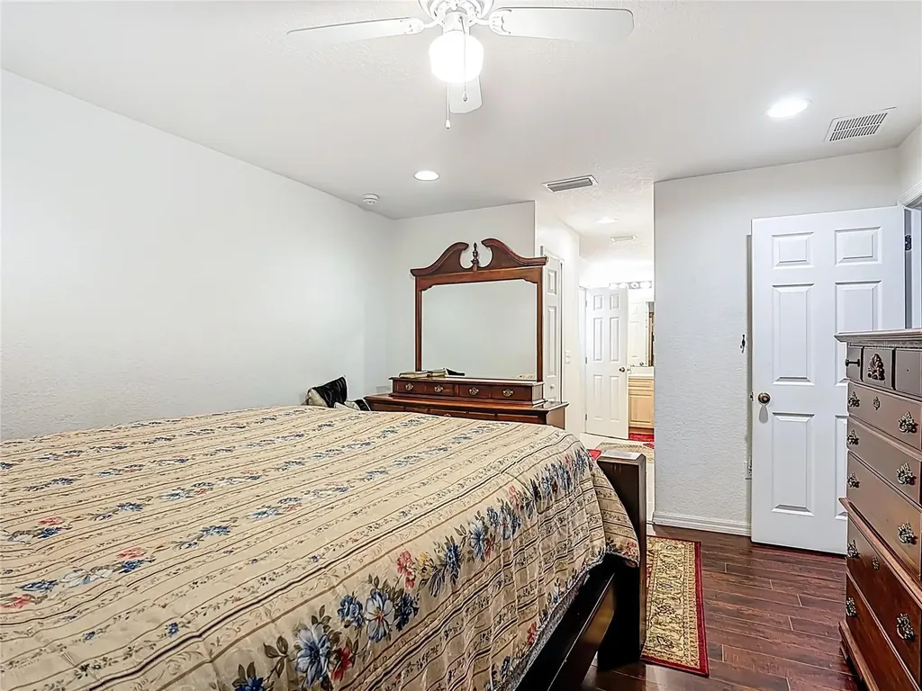 1910 Dolphin Drive Kissimmee FL 34759