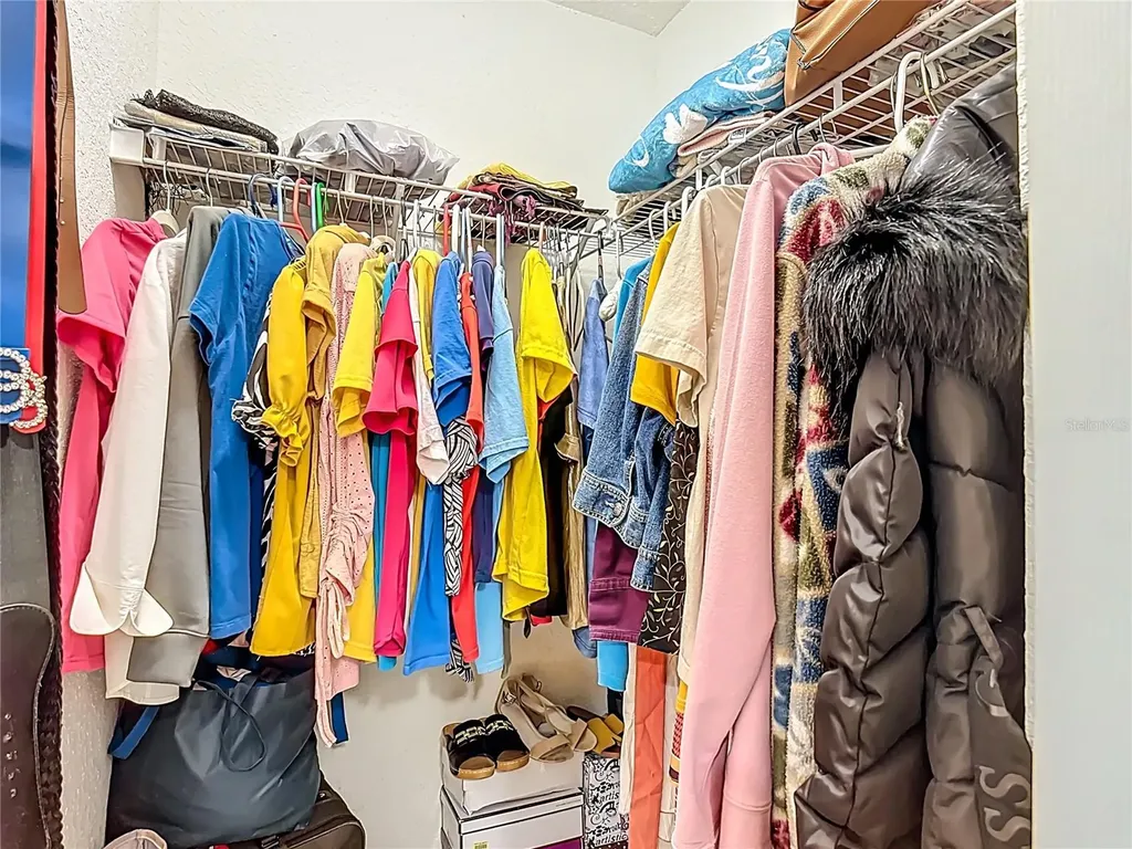 1910 Dolphin Drive Kissimmee FL 34759